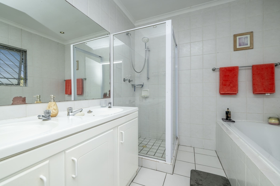 3 Bedroom Property for Sale in Protea Heights Western Cape
